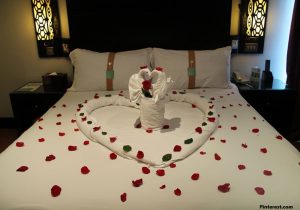 10 Ways to Make Your Hotel Room Romantic